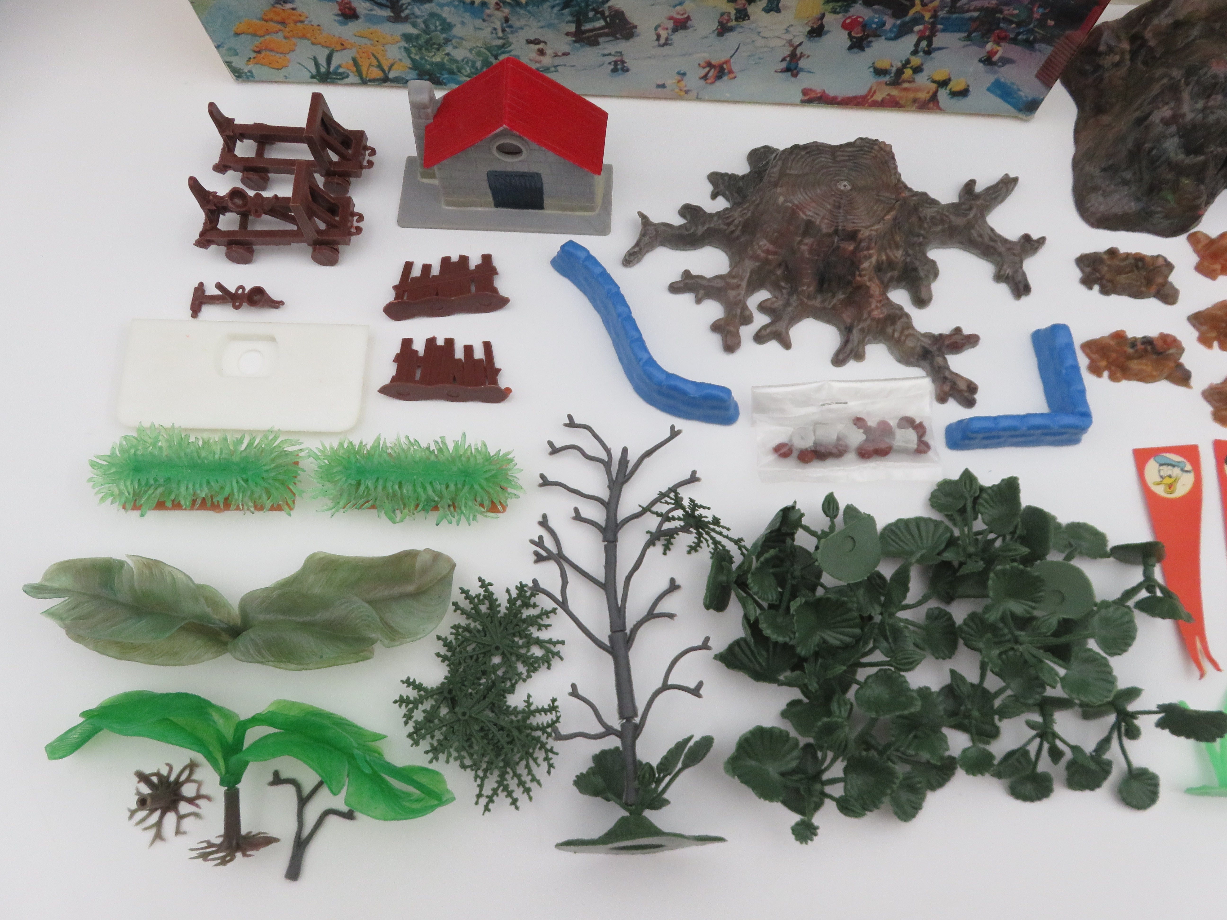 VINTAGE See & Play Disney Castle Playset - Louis Marx & Co./Marx Toys (c. 1960s) Disneykins Collectible
